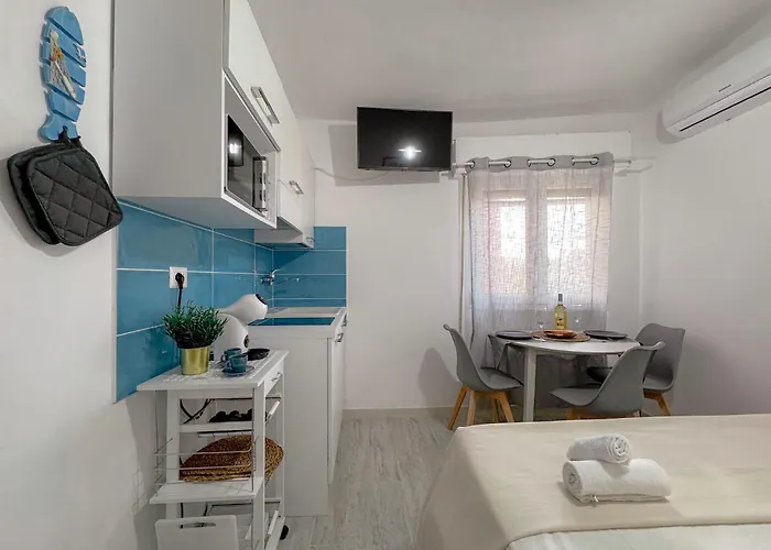 Center - Wi-fi & Private Parking By Host Hero Apartament Stintino