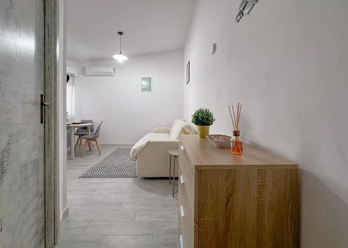 Center - Wi-fi & Private Parking By Host Hero Stintino