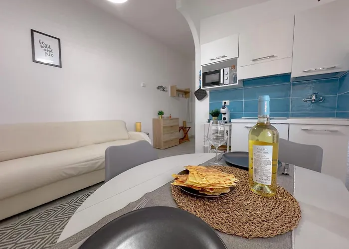 Center - Wi-fi & Private Parking By Host Hero * Stintino