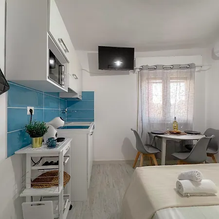 Center - Wi-fi & Private Parking Apartment Stintino