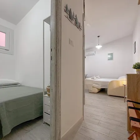 Center - Wi-fi & Private Parking By Host Hero * Stintino
