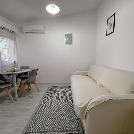 Center - Wi-fi & Private Parking