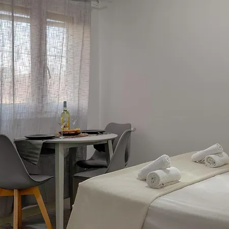 Center - Wi-fi & Private Parking By Host Hero Stintino