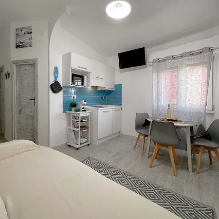 Center - Wi-fi & Private Parking Apartment Stintino