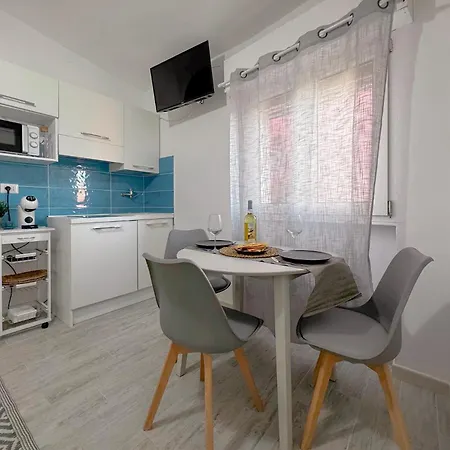 Apartment Center - Wi-fi & Private Parking Stintino