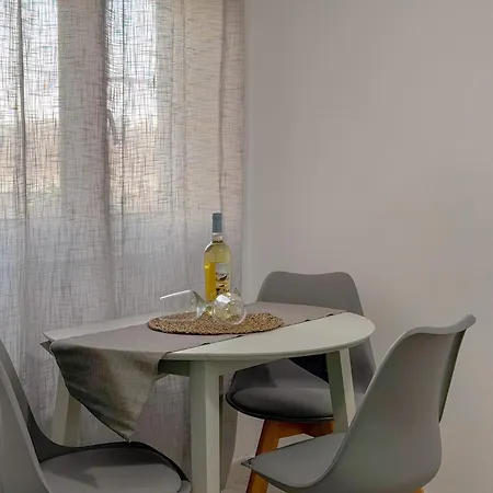 Apartment Center - Wi-fi & Private Parking Stintino