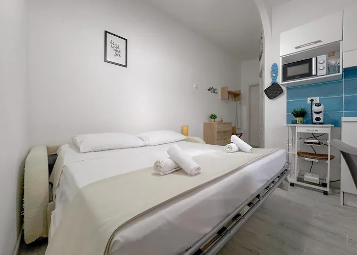 Apartman Center - Wi-fi & Private Parking By Host Hero Stintino